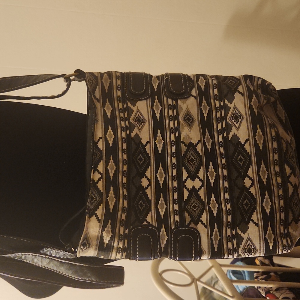 EUC STONE MOUNTAIN CROSSBODY SHOULDER BAG
